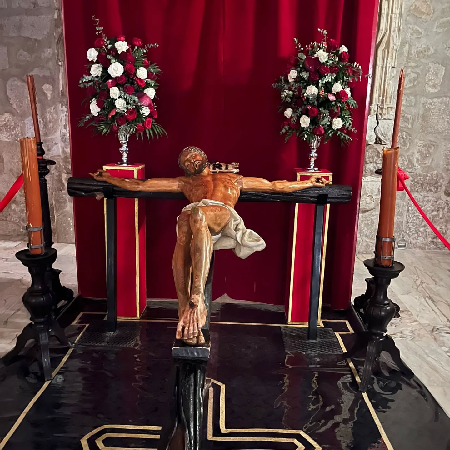 Así luce nuestro Sagrado Titular para el Besapiés del día de hoy